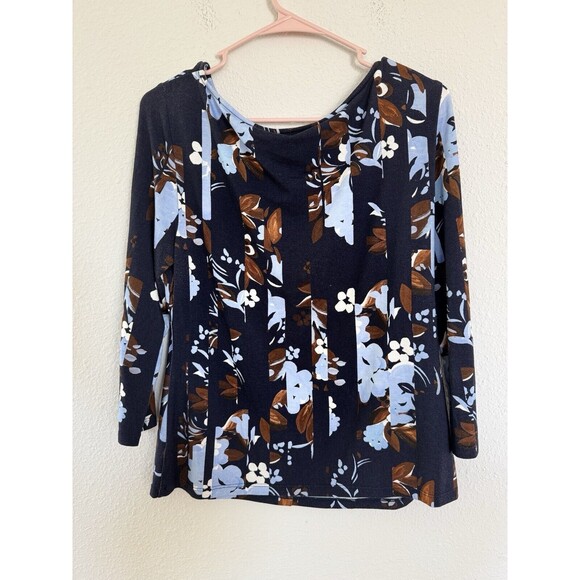 St John Blue Floral Keyhole Knit Blouse Size M Classic Designer Top MSRP $275 - Picture 6 of 10